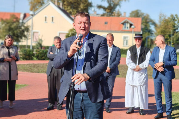 Umirovljenici s područja VPŽ pjesmom i natjecanjem u starim sportskim igrama u Virovitici proslavili Međunarodni dan starijih osoba 16 IMG 20241001 102409