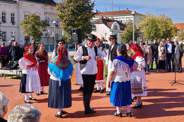 Umirovljenici s područja VPŽ pjesmom i natjecanjem u starim sportskim igrama u Virovitici proslavili Međunarodni dan starijih osoba 22 IMG 20241001 102800