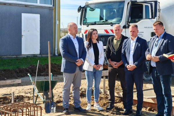 U poduzetničkoj zoni II gradi se nova proizvodno skladišna hala za preradu suhog voća tvrtke MP Product: Investicija vrijedna 1,15 milijuna eura 17 IMG 20241001 114129