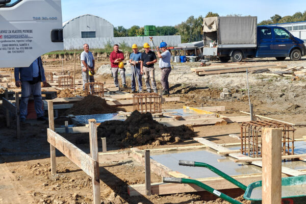 U poduzetničkoj zoni II gradi se nova proizvodno skladišna hala za preradu suhog voća tvrtke MP Product: Investicija vrijedna 1,15 milijuna eura 19 IMG 20241001 114257
