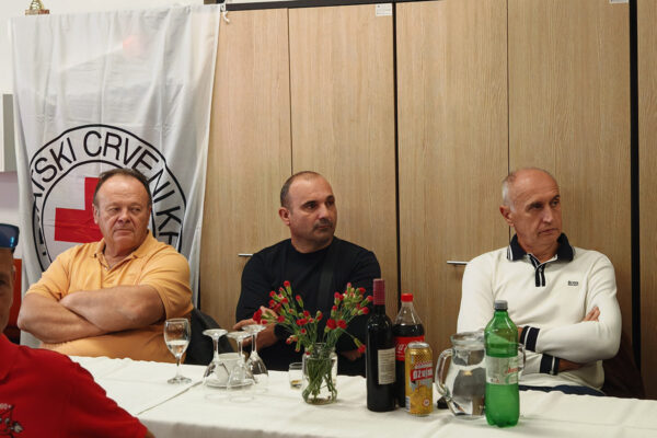 U Virovitici uručene zahvalnice dobrovoljnim darivateljima krvi: Mirjani Gomerčić, Srećku Čopu, Ivici Valentiću i Stjepanu Bediju zlatni znak 3 IMG 20241028 110642