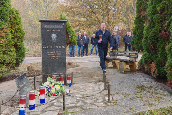 Odavanjem počasti poginulom hrvatskom branitelju Marijanu Derežiću obilježena 33. obljetnica akcije “OTKOS 10″ 5 IMG 20241031 090327