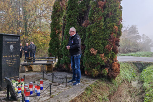 Odavanjem počasti poginulom hrvatskom branitelju Marijanu Derežiću obilježena 33. obljetnica akcije “OTKOS 10″ 10 IMG 20241031 090456