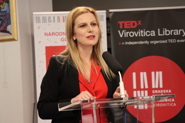 Gradska knjižnica i čitaonica u Virovitici proslavila 77. rođendan i 150. godišnjicu osnutka elitnog Društva Kasino iz kojeg je i nastala 2 knjiznica1