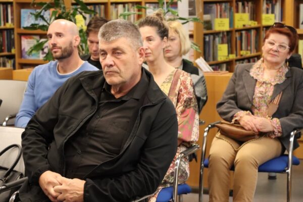 Gradska knjižnica i čitaonica u Virovitici proslavila 77. rođendan i 150. godišnjicu osnutka elitnog Društva Kasino iz kojeg je i nastala 6 knjiznica6