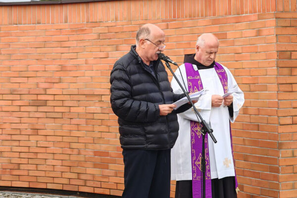 Na Gradskom groblju u Virovitici mnogobrojna izaslanstva prisjetila su se legendarne 127. brigade HV-a koja obilježava 33. obljetnicu osnutka te svih onih koji su dali živote za jedinu nam Domovinu 2 viber slika 2024 10 02 11 53 27 257