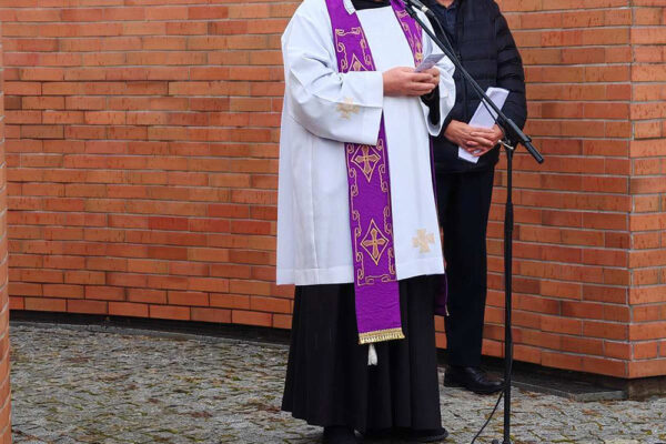 Na Gradskom groblju u Virovitici mnogobrojna izaslanstva prisjetila su se legendarne 127. brigade HV-a koja obilježava 33. obljetnicu osnutka te svih onih koji su dali živote za jedinu nam Domovinu 29 viber slika 2024 10 02 11 54 52 931