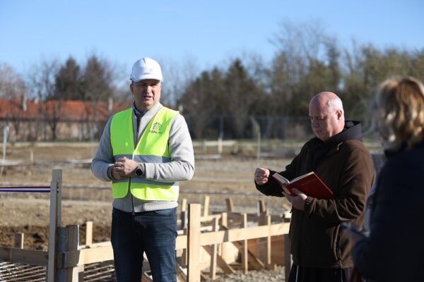 Investicija u budućnost solarne energije: Počeli radovi na novoj proizvodno-skladišnoj hali virovitičke tvrtke Degal tehnika 4 Foto 4
