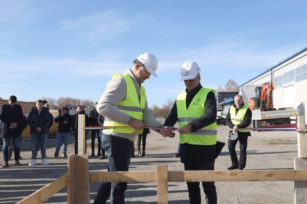 Investicija u budućnost solarne energije: Počeli radovi na novoj proizvodno-skladišnoj hali virovitičke tvrtke Degal tehnika 14 Foto 999999