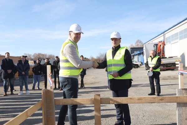 Investicija u budućnost solarne energije: Počeli radovi na novoj proizvodno-skladišnoj hali virovitičke tvrtke Degal tehnika 15 Foto 9999999