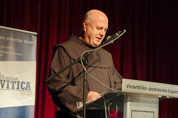 Otvoren znanstveno-stručni skup “Virovitica 1234. – 2024.: Crkva, kultura, društvo, baština” koji otkriva dosad nepoznate činjenice iz virovitičke povijesti 11 IMG 20241121 091026