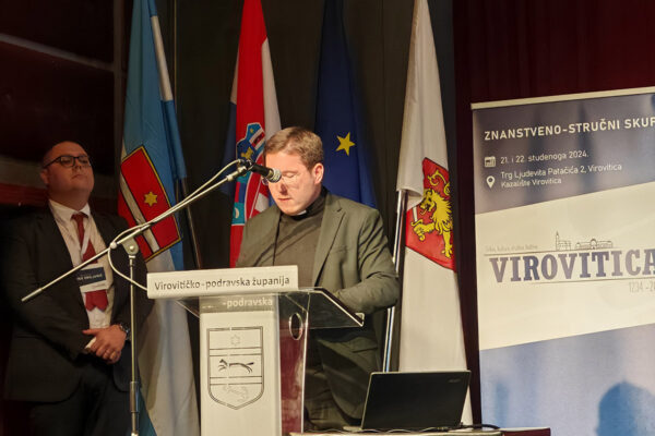 Otvoren znanstveno-stručni skup “Virovitica 1234. – 2024.: Crkva, kultura, društvo, baština” koji otkriva dosad nepoznate činjenice iz virovitičke povijesti 20 IMG 20241121 094301