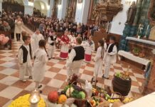 U crkvi sv. Roka u Virovitici vjernici zahvalili za plodove zemlje, upoznali se s prvopričesnicima i proslavili bračne jubileje