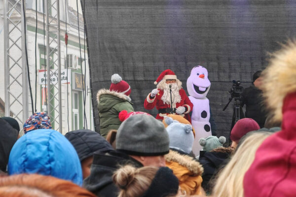 Šarenilo balona i osmijeha: Virovitica na šetnici priredila nezaboravan Dječji doček Nove godine 10 472100934 994468686046480 170982071005093722 n