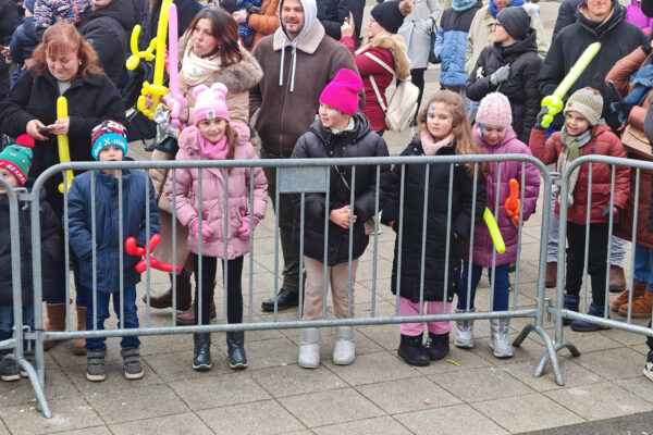 Šarenilo balona i osmijeha: Virovitica na šetnici priredila nezaboravan Dječji doček Nove godine 11 472252117 994468656046483 6828075567501462192 n