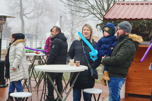 Šarenilo balona i osmijeha: Virovitica na šetnici priredila nezaboravan Dječji doček Nove godine 26 472314704 994468062713209 3232691927951666732 n