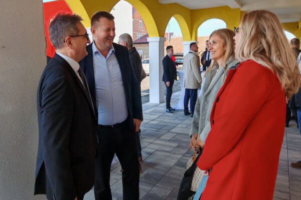 U Viroviticu stigli ugovori za III. osnovnu školu, energetsku obnovu zgrade 1 Dječjeg vrtića Cvrčak te zamjenu rashladnika vode u zgradi 5 10 IMG 20241202 124040