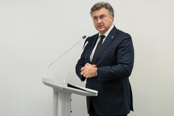 U Viroviticu stigli ugovori za III. osnovnu školu, energetsku obnovu zgrade 1 Dječjeg vrtića Cvrčak te zamjenu rashladnika vode u zgradi 5 3 IMG 20241202 130600 edit 634613406224318