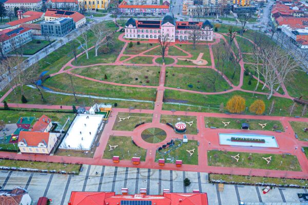 Gimnazija u Virovitici zablistala u punom sjaju s novim krovištem i obnovljenim igralištem u srcu grada 6 473570963 1025439892945798 5601299317804762187 n