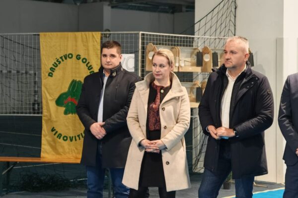 Na stotine golubova, peradi, kunića i zamoraca: U Virovitici otvorena Državna izložba hrvatskih pasmina i 47. izložba malih životinja 23 474930847 1011795337647148 8762748063007740089 n