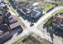Sigurnije prometovanje na raskrižju Gundulićeve i Bakačeve: Završili radovi na montažnom kružnom toku