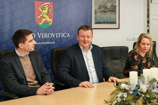 Jedanaest novih stipendista potpisalo ugovor: „Virovitica treba ove mlade ljude“ 12 IMG 20250102 091603