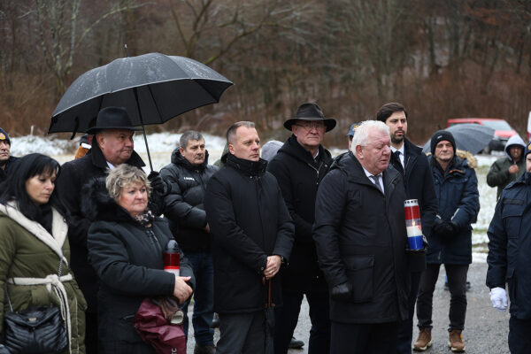 Komemoracijom u Brusniku odali počast dvanaestorici poginulih hrvatskih branitelja, pripadnika slavne virovitičke 127. brigade 10 brusnik 101 1