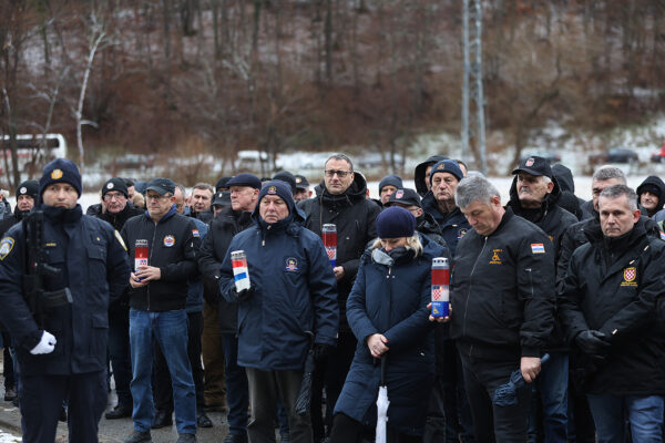 Komemoracijom u Brusniku odali počast dvanaestorici poginulih hrvatskih branitelja, pripadnika slavne virovitičke 127. brigade 20 brusnik 186 1