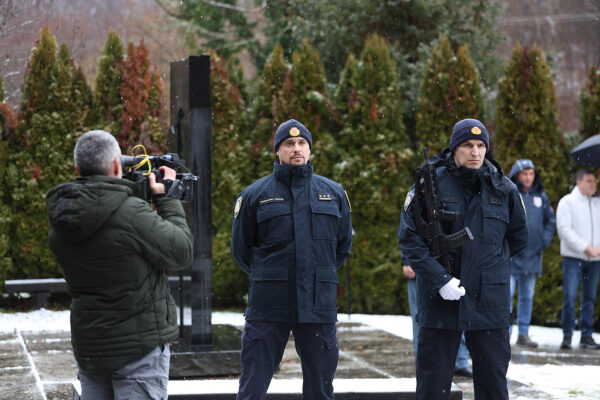 Komemoracijom u Brusniku odali počast dvanaestorici poginulih hrvatskih branitelja, pripadnika slavne virovitičke 127. brigade 4 brusnik 20 1
