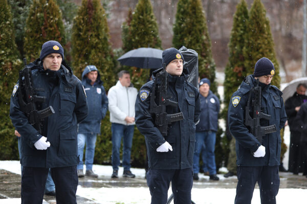 Komemoracijom u Brusniku odali počast dvanaestorici poginulih hrvatskih branitelja, pripadnika slavne virovitičke 127. brigade 5 brusnik 22 1