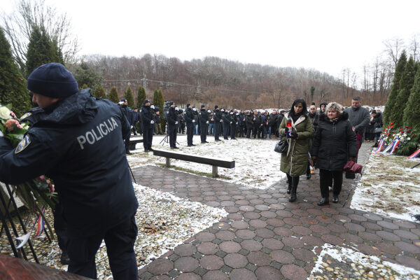 Komemoracijom u Brusniku odali počast dvanaestorici poginulih hrvatskih branitelja, pripadnika slavne virovitičke 127. brigade 26 brusnik 239 1