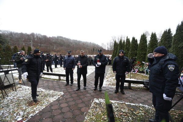 Komemoracijom u Brusniku odali počast dvanaestorici poginulih hrvatskih branitelja, pripadnika slavne virovitičke 127. brigade 31 brusnik 279 1