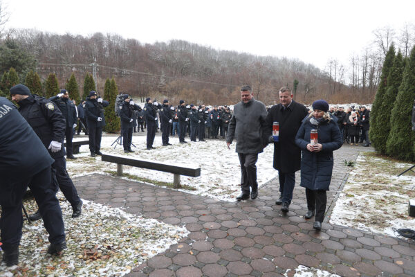 Komemoracijom u Brusniku odali počast dvanaestorici poginulih hrvatskih branitelja, pripadnika slavne virovitičke 127. brigade 41 brusnik 337 1