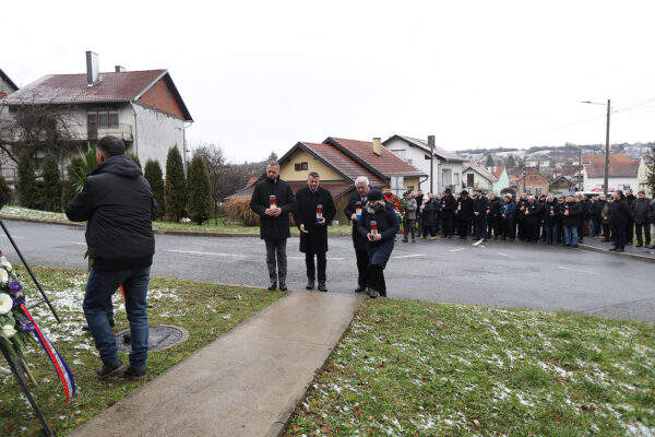 Komemoracijom u Brusniku odali počast dvanaestorici poginulih hrvatskih branitelja, pripadnika slavne virovitičke 127. brigade 59 brusnik 445 1