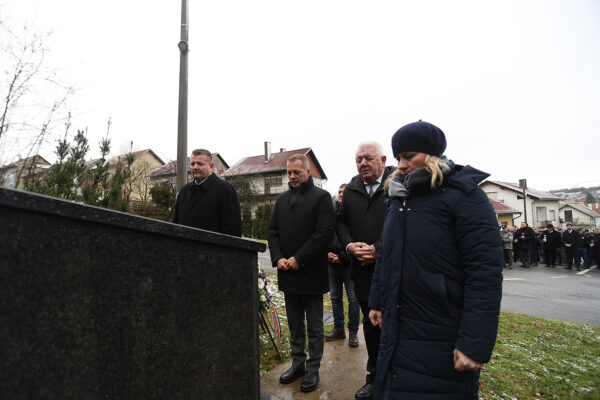 Komemoracijom u Brusniku odali počast dvanaestorici poginulih hrvatskih branitelja, pripadnika slavne virovitičke 127. brigade 60 brusnik 457 1
