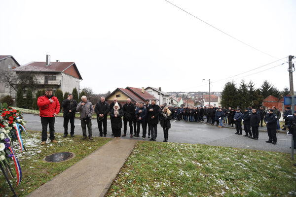 Komemoracijom u Brusniku odali počast dvanaestorici poginulih hrvatskih branitelja, pripadnika slavne virovitičke 127. brigade 62 brusnik 475 1