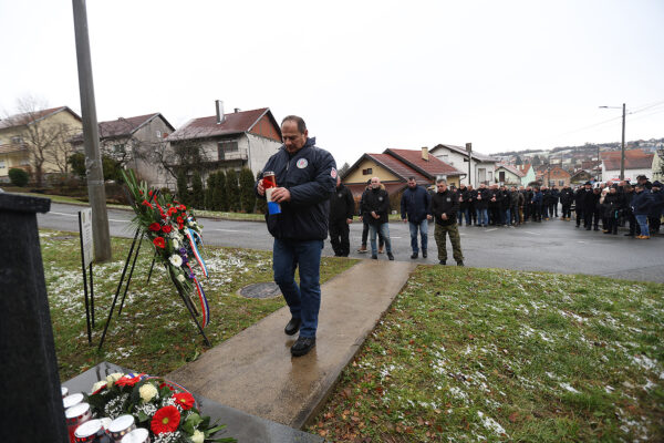Komemoracijom u Brusniku odali počast dvanaestorici poginulih hrvatskih branitelja, pripadnika slavne virovitičke 127. brigade 67 brusnik 488 1