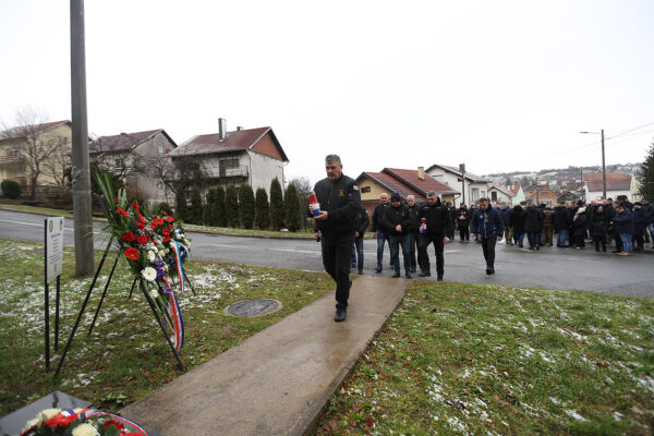 Komemoracijom u Brusniku odali počast dvanaestorici poginulih hrvatskih branitelja, pripadnika slavne virovitičke 127. brigade 71 brusnik 504 1