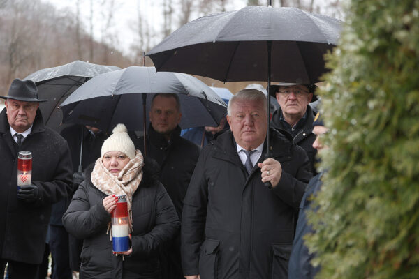 Komemoracijom u Brusniku odali počast dvanaestorici poginulih hrvatskih branitelja, pripadnika slavne virovitičke 127. brigade 75 brusnik 69 1
