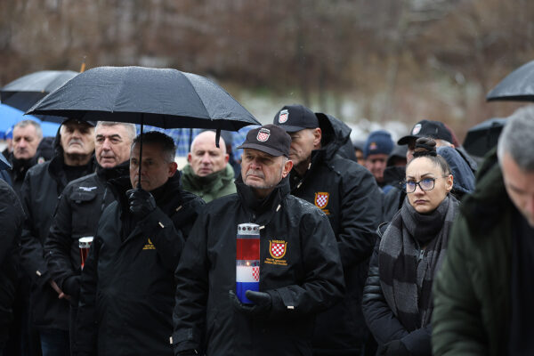 Komemoracijom u Brusniku odali počast dvanaestorici poginulih hrvatskih branitelja, pripadnika slavne virovitičke 127. brigade 77 brusnik 76 1