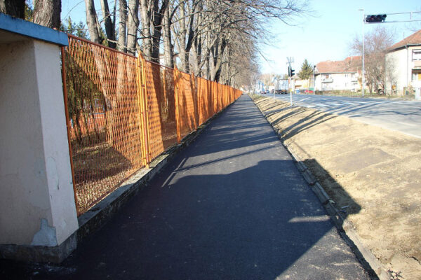 Radovi u Ulici Zbora narodne garde: Novi nogostup s obje strane ulice, semafor i pješački prijelazi 5 IMG 0374