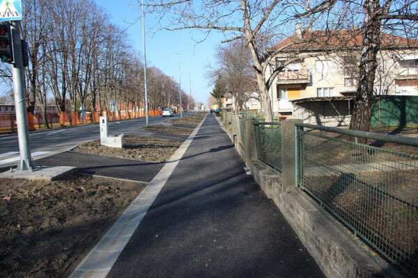 Radovi u Ulici Zbora narodne garde: Novi nogostup s obje strane ulice, semafor i pješački prijelazi 6 IMG 0381