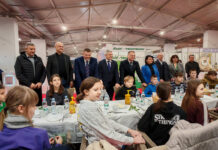 Viroexpo 2025: Klinceze i klinci iz virovitičkih „Brlića“ na „Mednom doručku“ kušali prvoklasan med naših pčelara