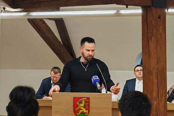 Infrastrukturni projekti, poduzetničke zone i socijalne naknade glavne teme sjednice Gradskog vijeća 16 IMG 20250224 165555