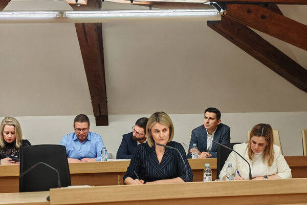 Infrastrukturni projekti, poduzetničke zone i socijalne naknade glavne teme sjednice Gradskog vijeća 18 IMG 20250224 170509