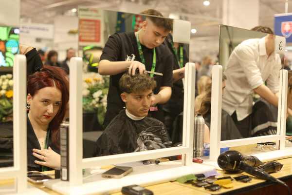 Viroexpo 2025: Donna Dalia Rajnović i Jakov Kosanović pobjednici natjecanja u izradi večernjih svečanih i modernih frizura 14 frizure natjecanje 7