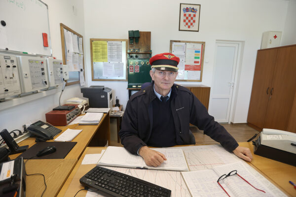 Velika ulaganja u željezničku infrastrukturu: Potpredsjednik Vlade i ministar Oleg Butković obišao obnovljenu zgradu Željezničkog kolodvora u Virovitici 10 kolodvor vtc 15