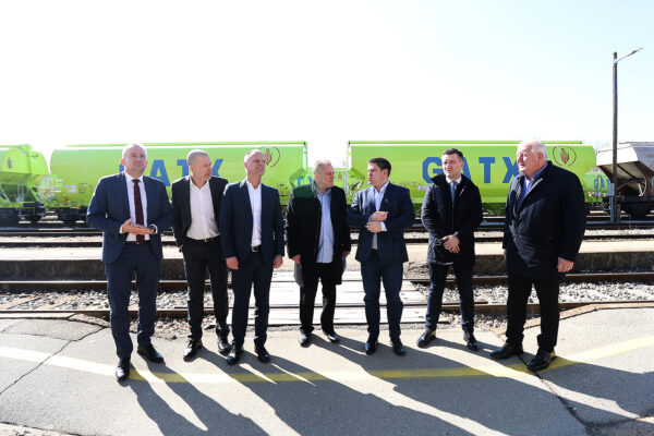 Velika ulaganja u željezničku infrastrukturu: Potpredsjednik Vlade i ministar Oleg Butković obišao obnovljenu zgradu Željezničkog kolodvora u Virovitici 20 kolodvor vtc 27