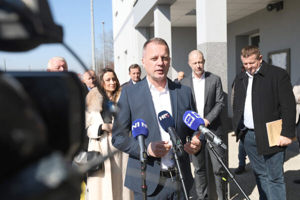 Velika ulaganja u željezničku infrastrukturu: Potpredsjednik Vlade i ministar Oleg Butković obišao obnovljenu zgradu Željezničkog kolodvora u Virovitici 29 kolodvor vtc 50