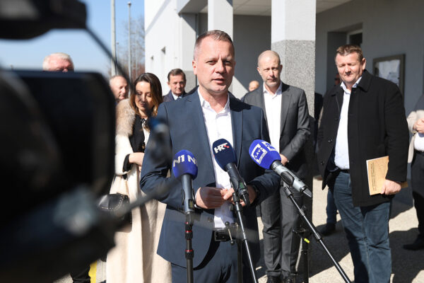 Velika ulaganja u željezničku infrastrukturu: Potpredsjednik Vlade i ministar Oleg Butković obišao obnovljenu zgradu Željezničkog kolodvora u Virovitici 30 kolodvor vtc 51